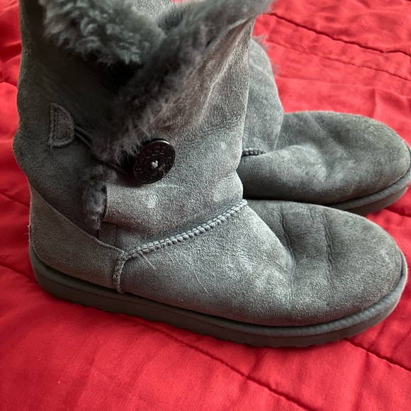 Grey UGG Bailey boots. Size 10. GUC - Picture 2 of 5